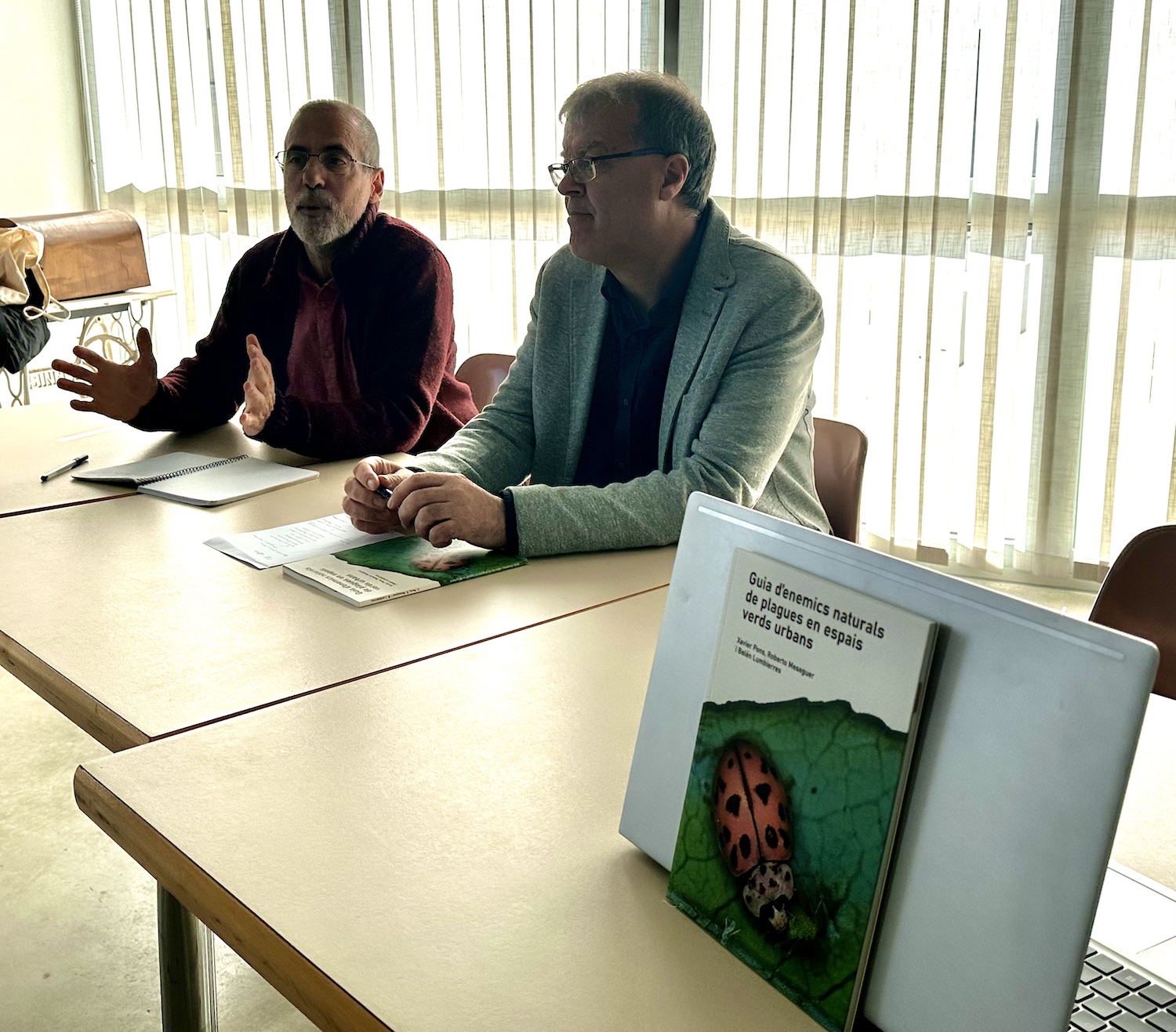La Universitat de Lleida presenta a Malgrat la guia per combatre de manera natural les plagues en espais verds