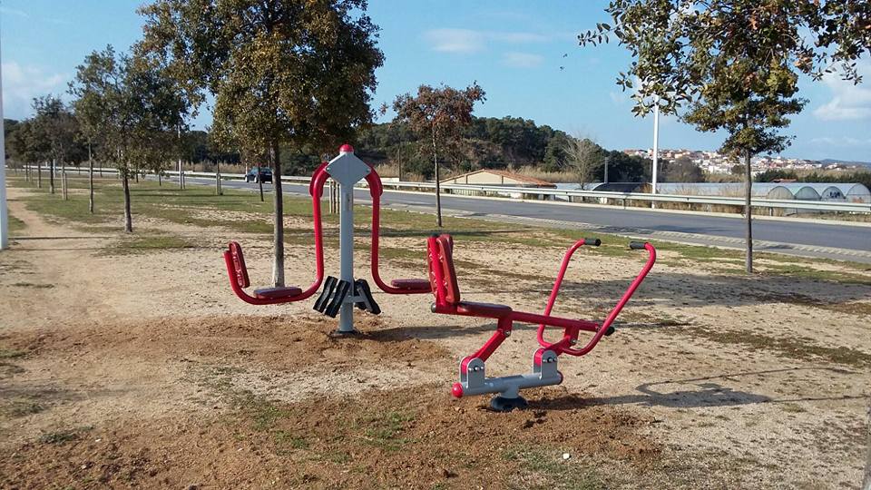 L'Ajuntament instal·la un circuit saludable per fer esport a l'aire lliure