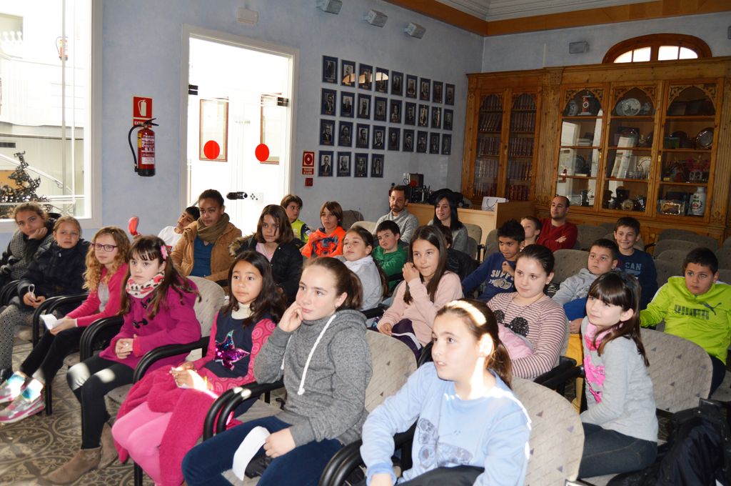 Alumnes de 4t del Vedruna visiten l'Ajuntament 