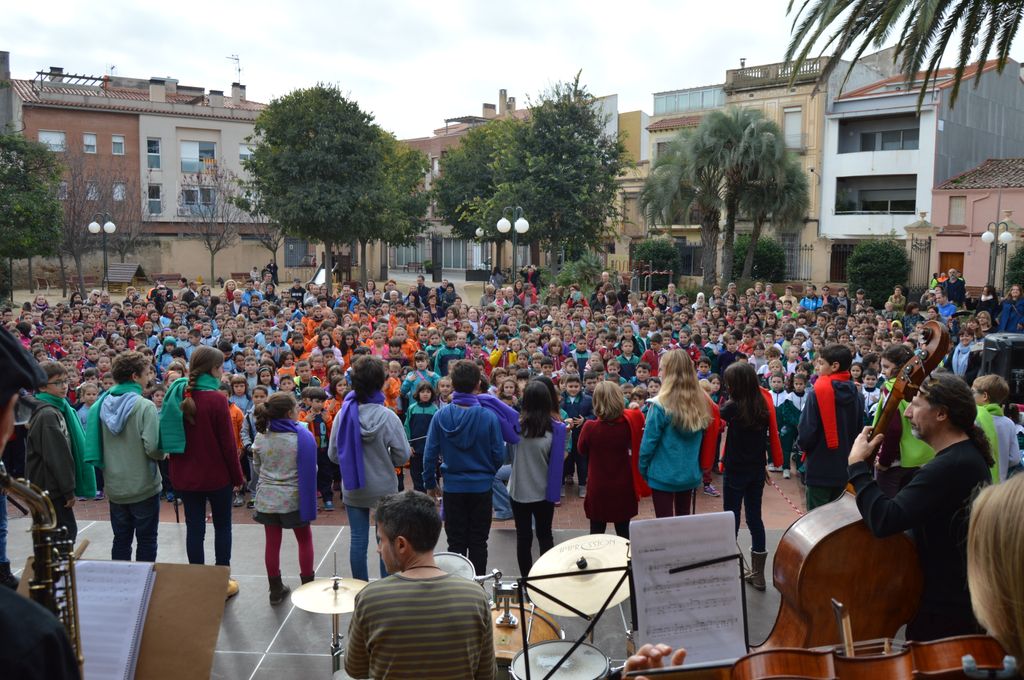 La celebració de Santa Cecília apropa els nens i nenes a l'evolució dels instruments al llarg de la història de la música