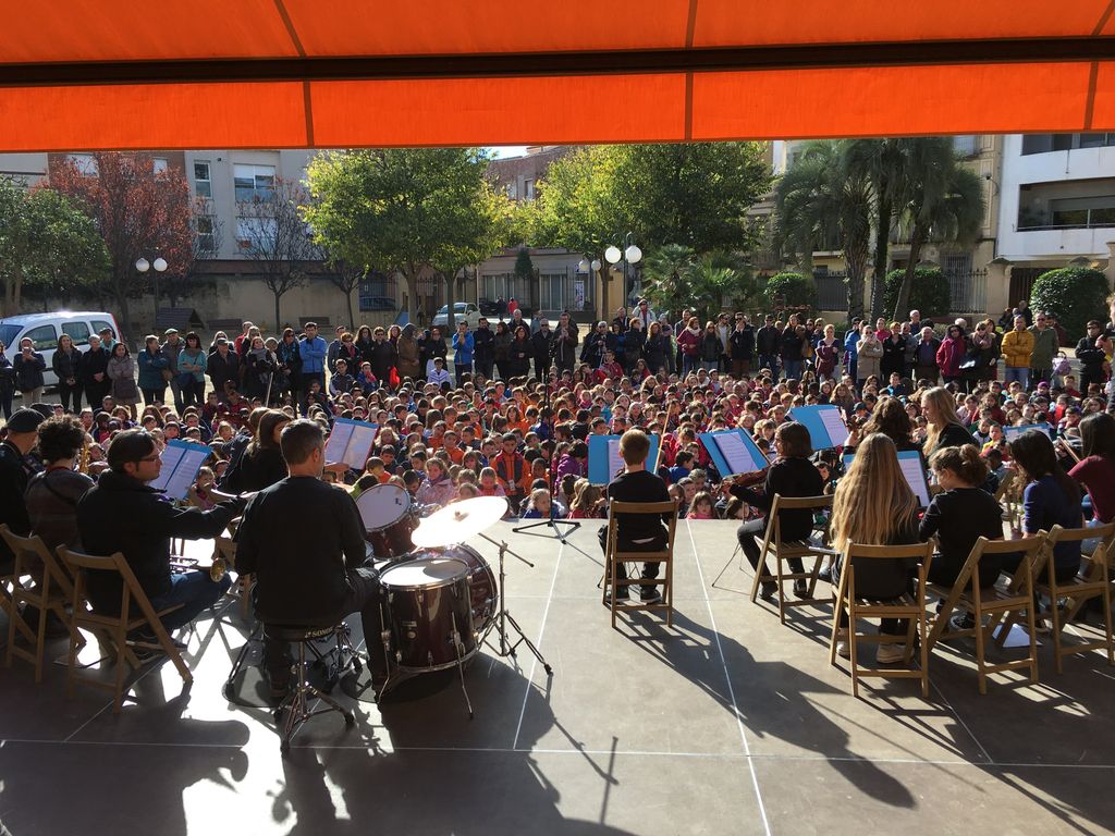Prop de 600 nens i nenes canten per Santa Cecília, patrona dels músics
