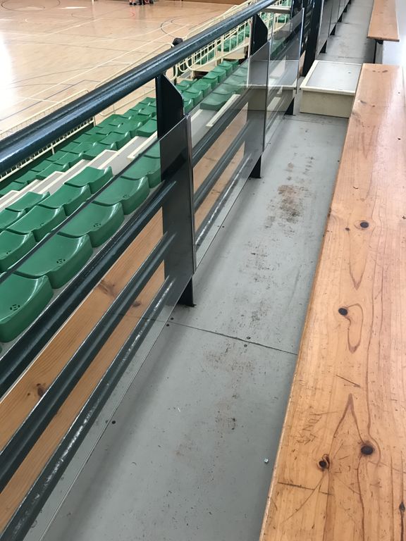 L'Ajuntament fa tasques de manteniment a les instal·lacions esportives