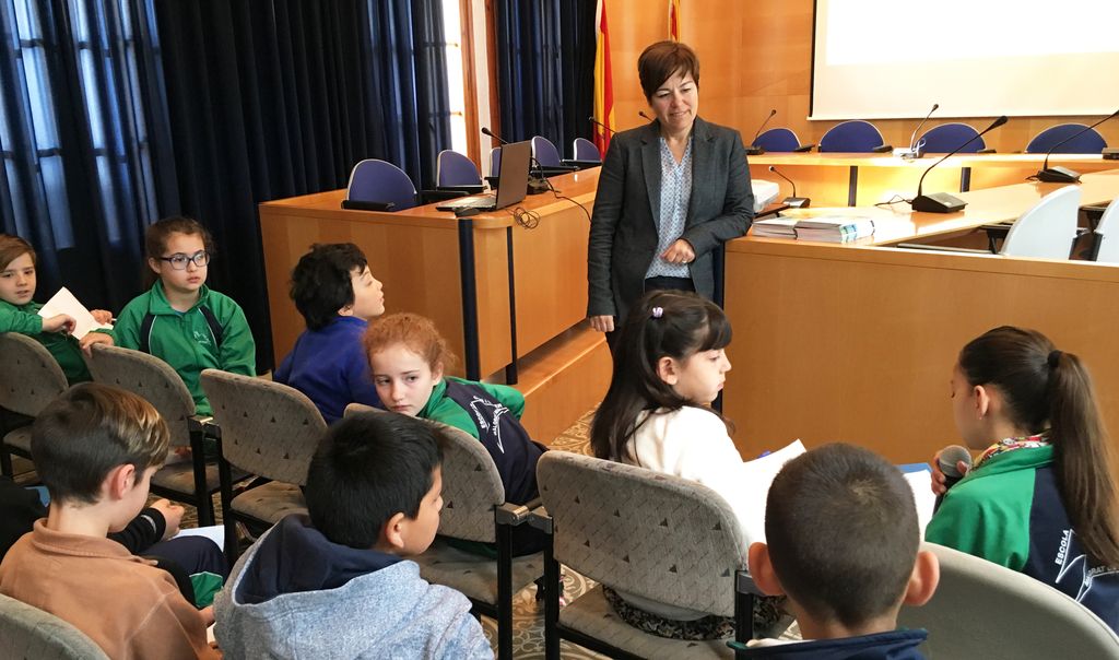 Alumnes de 4t de Primària del Marià Cubí visiten l'Ajuntament