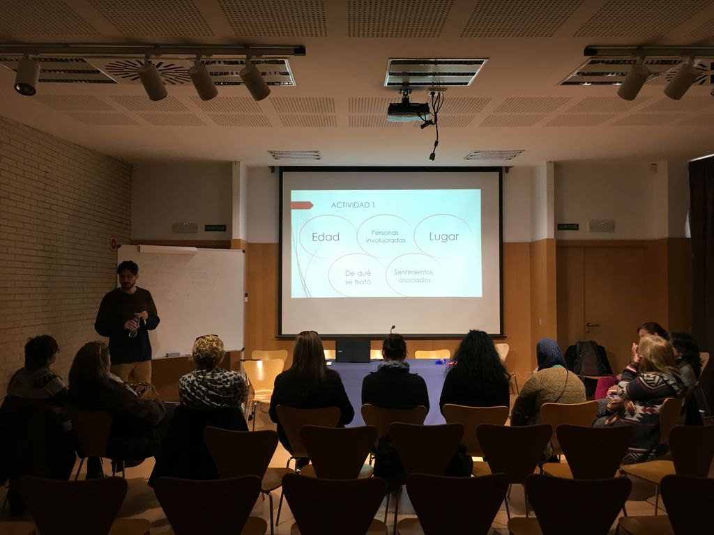 Un taller sobre el per què del 8 de març obre les activitats per commemorar el Dia Internacional de les Dones