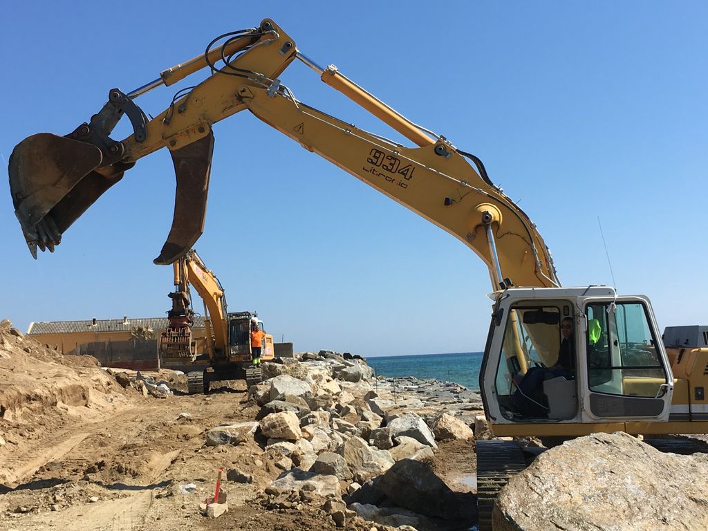 Les obres de construcció de l'escullera a la zona de càmpings estaran enllestides a final de maig