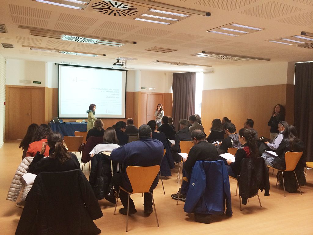Una trentena d'empresaris i emprenedors participen a la xerrada sobre xarxes socials