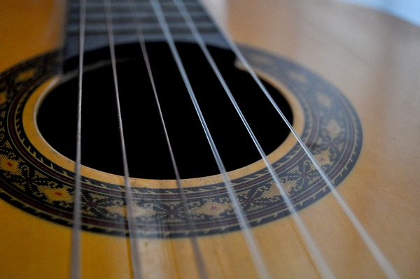 La Biblioteca acull un concert de música llatinoamericana per a guitarra clàssica aquest vespre