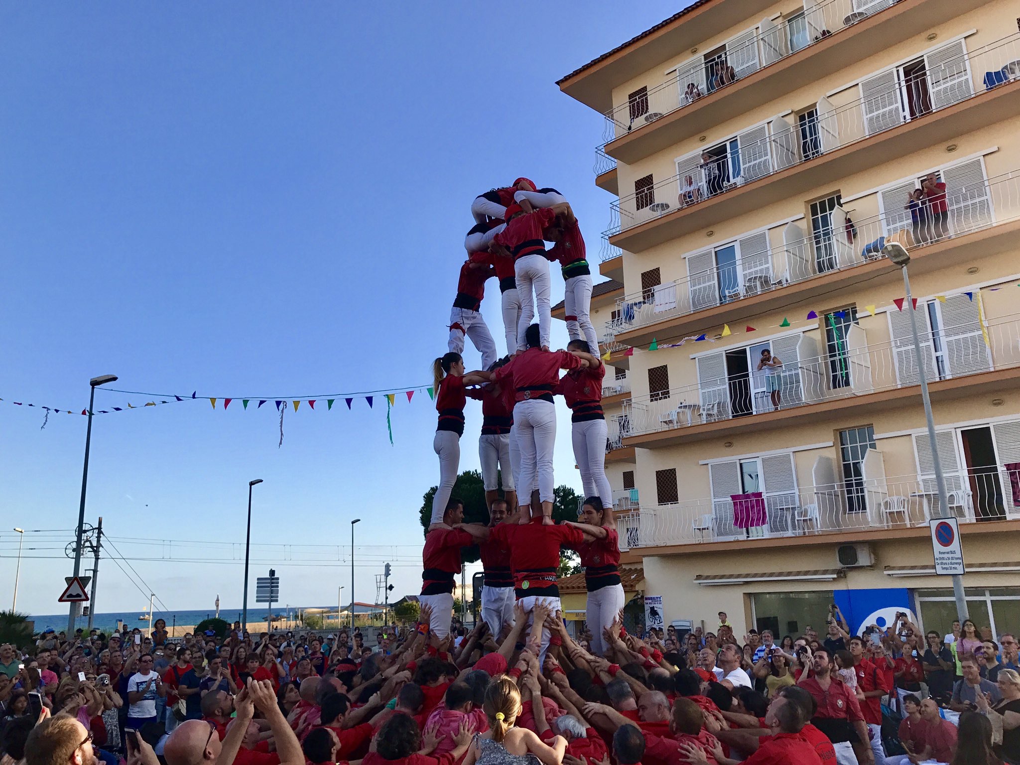 Festa major de Sant Nicolau: Exhibició de castellers 