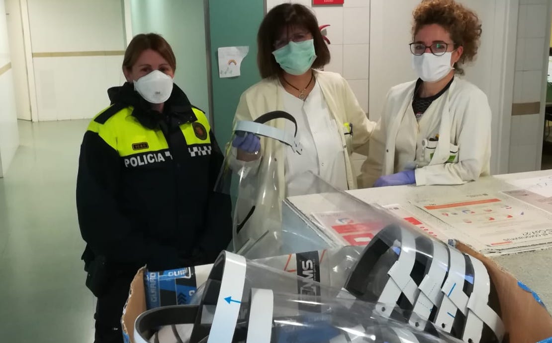Iniciativa d'una empresa local i l'Ajuntament per fer 500 màscares protectores per al personal de serveis essencials