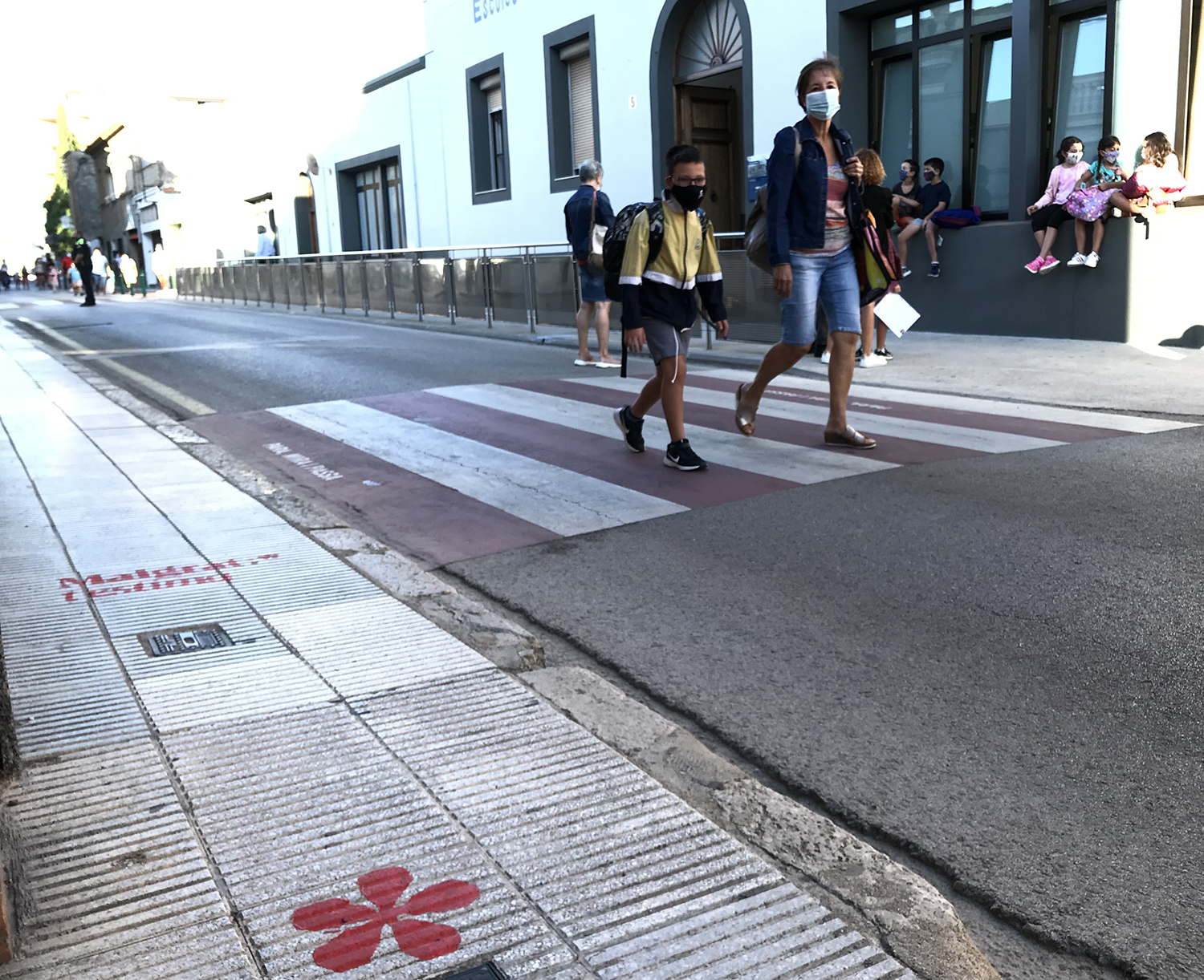 Bona acollida de l'ampliació del radi de protecció de les escoles durant els primers 15 dies 