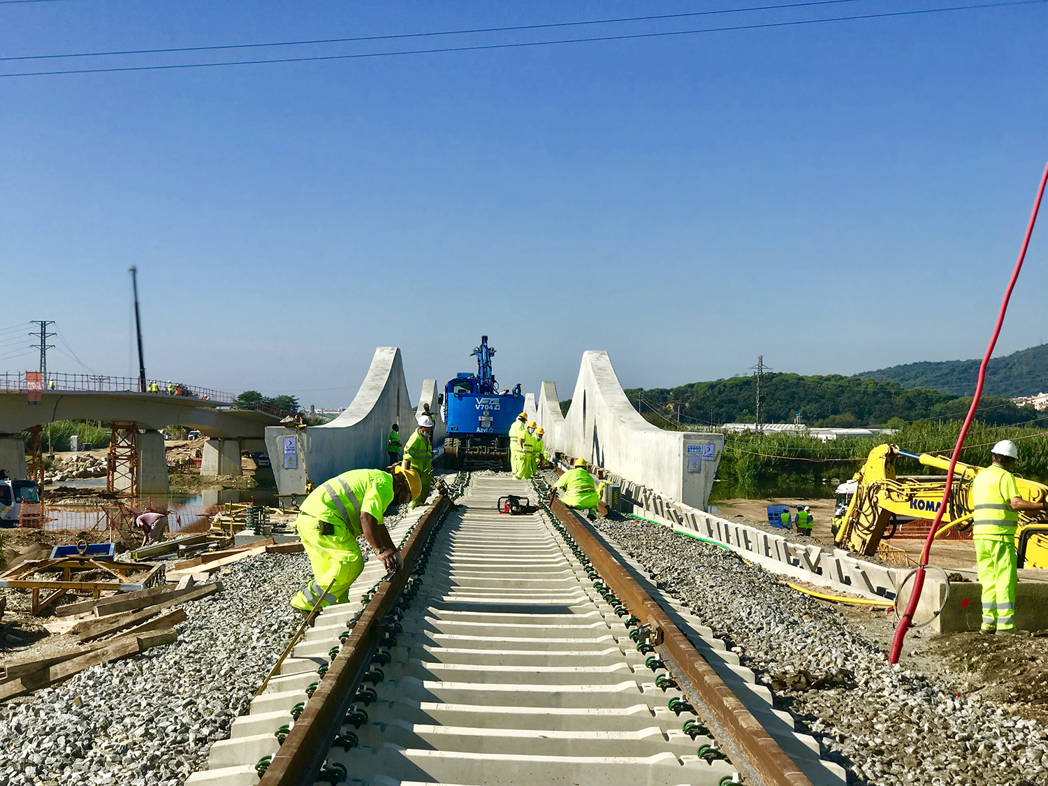 El nou pont del tren sobre La Tordera estarà enllestit al novembre i entrarà en servei abans de final d'any