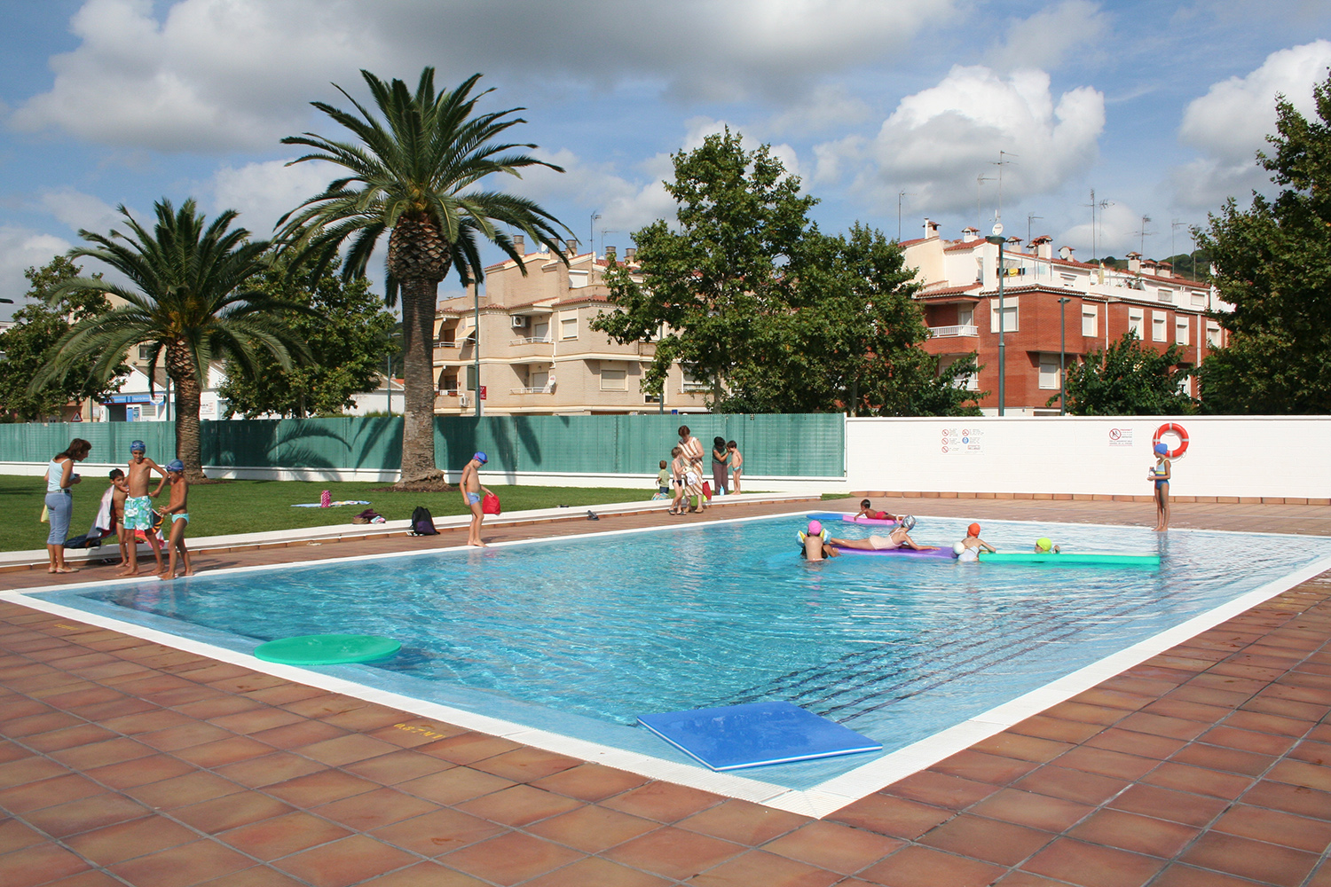 Una imatge d'arxiu de la piscina municipal. Foto: AjMalgrat.