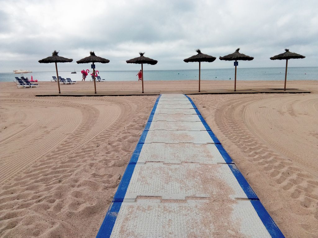 Inici de la temporada de platges amb l'estrena de nova ubicació de la zona nudista