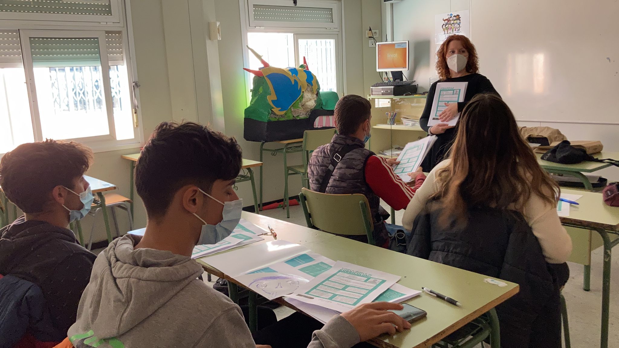 Una imatge d'uns dels tallers que s'han portat a terme a les aules de l'institut. Foto: Institut Ramon Turró i Darder.
