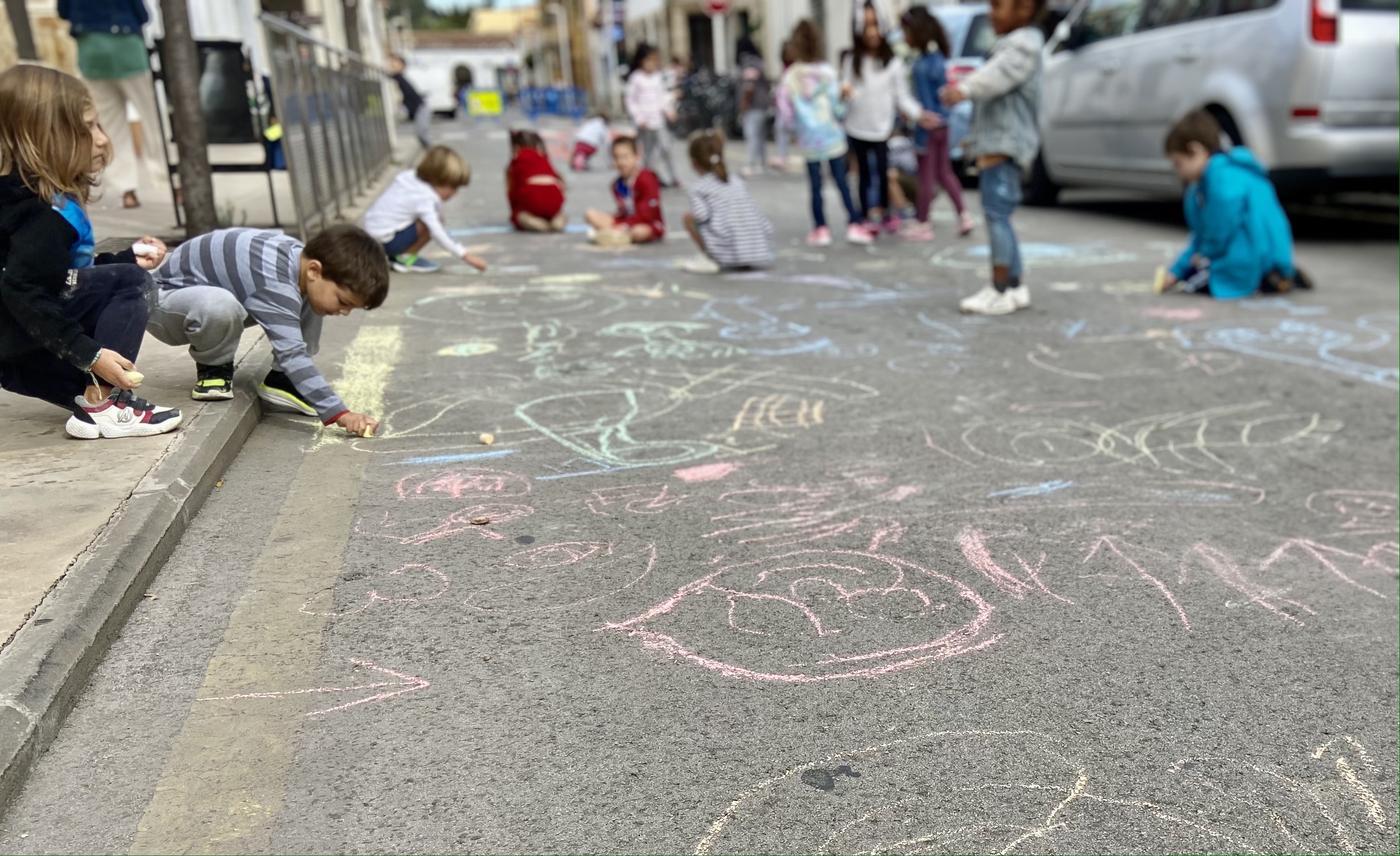790 nenes i nens fan seu el carrer avui, Dia Europeu sense Cotxes