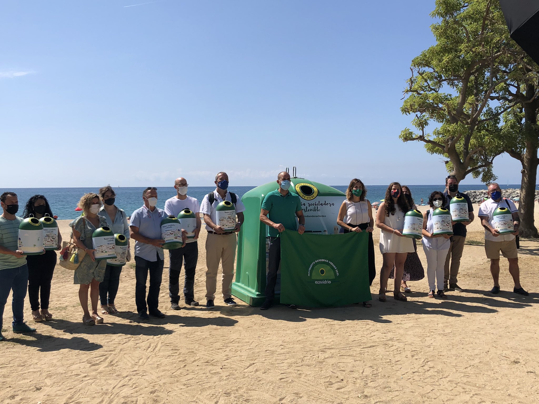Malgrat participa en una campanya per millorar el reciclatge de vidre aquest estiu 