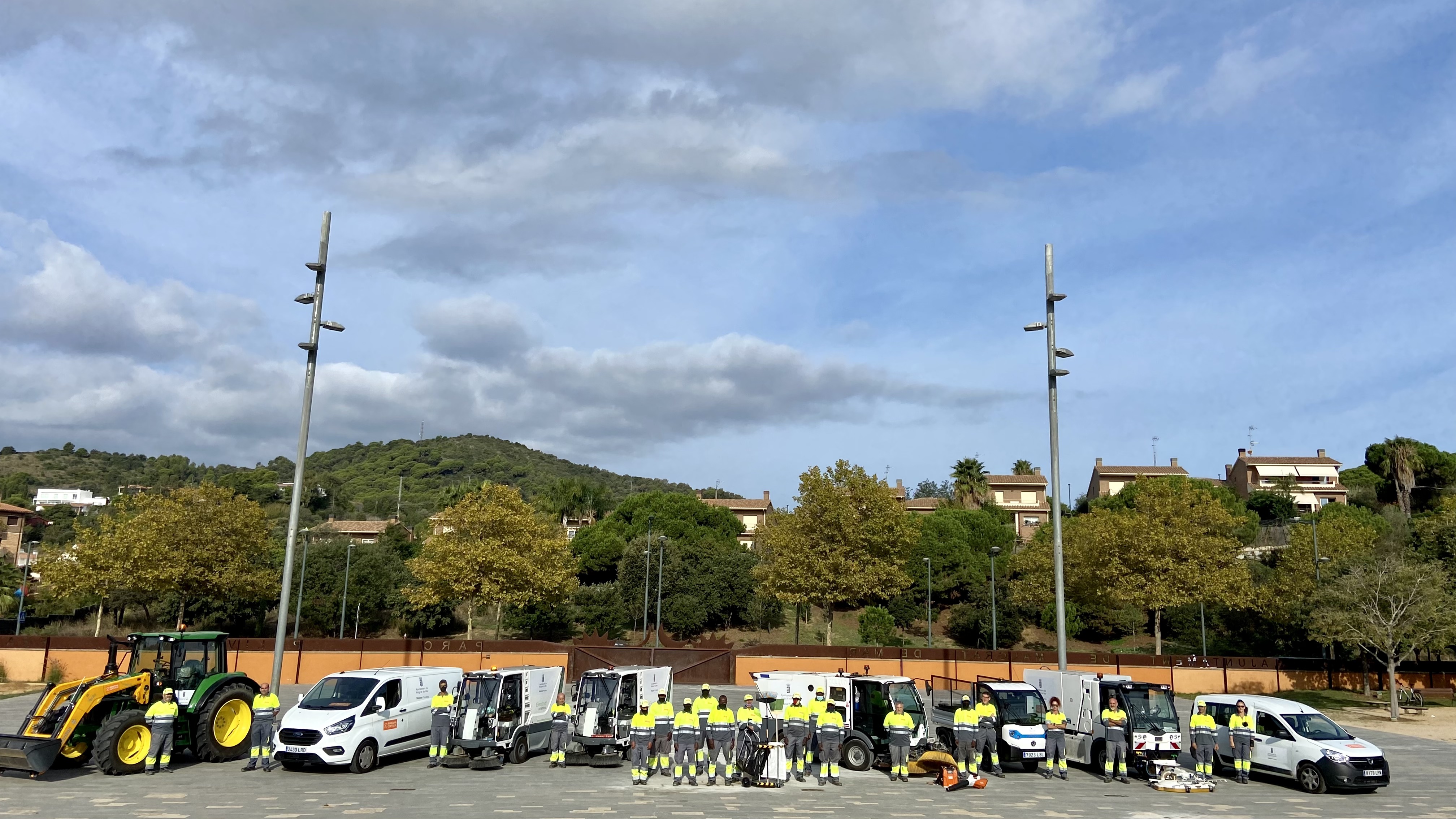 El servei de neteja de carrers i platges estrena maquinària més sostenible i menys sorollosa