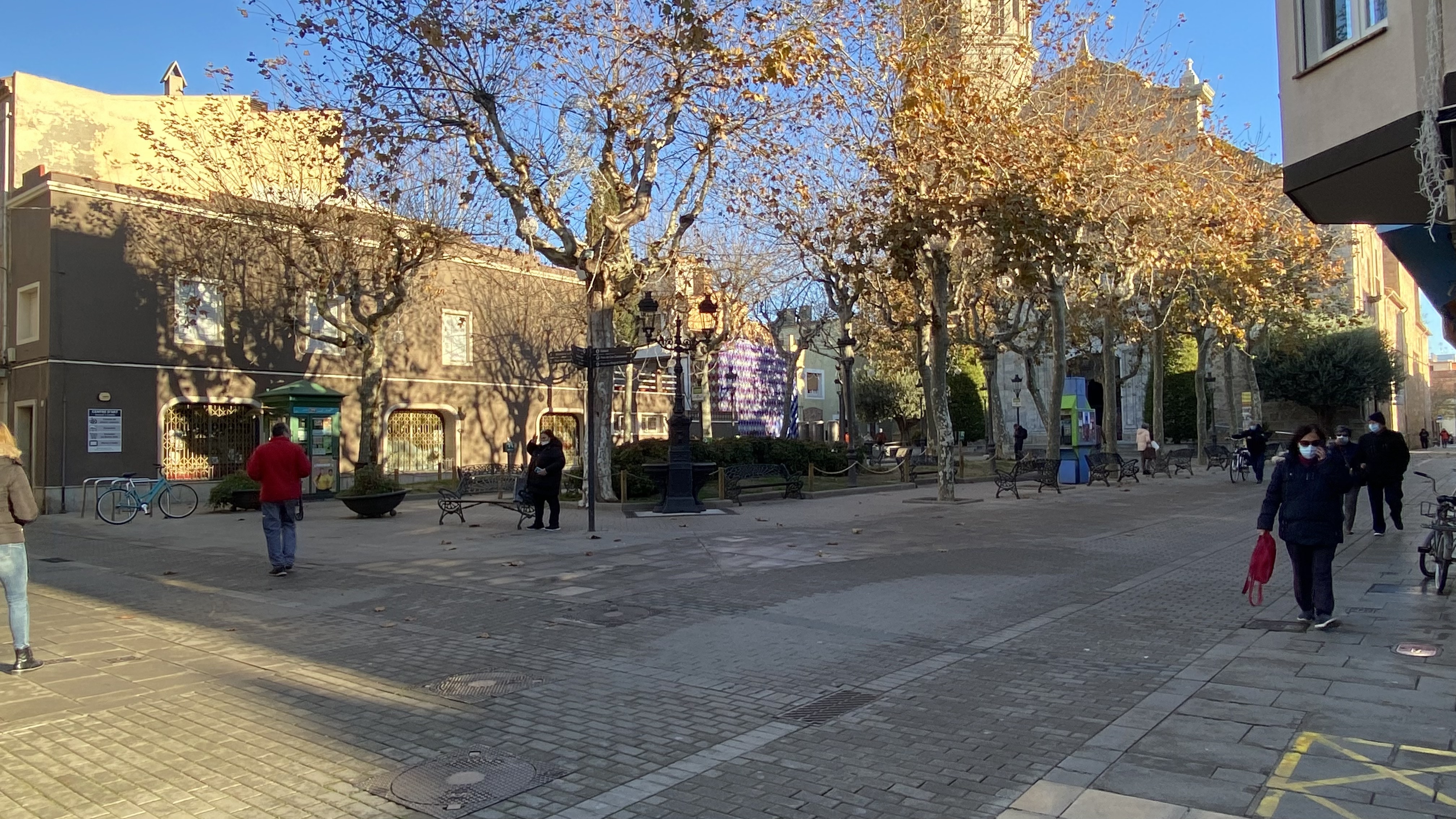 Una imatge d'aquest matí de la cantonada del carrer Carme, Mar, Desclapers i plaça Església. Foto: AjMalgrat.