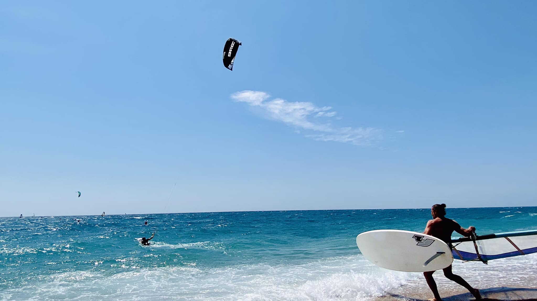 Habiliten una zona a la Platja de la Conca per a la pràctica del kitesurf