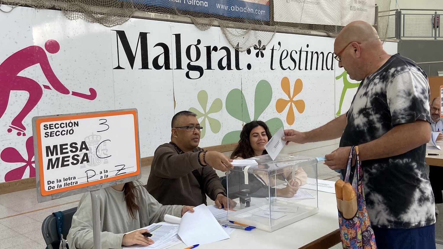La participació és del 30,67% a les 14 h 