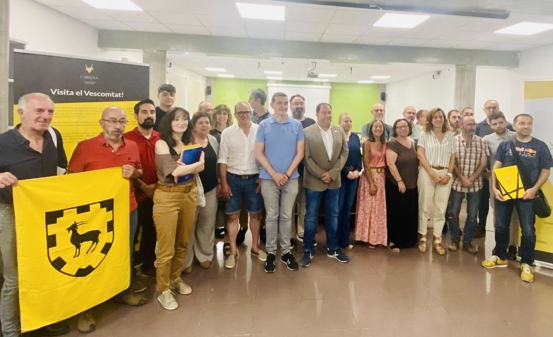 Malgrat assisteix a l'acte de presentació com a nou membre del Vescomtat de Cabrera