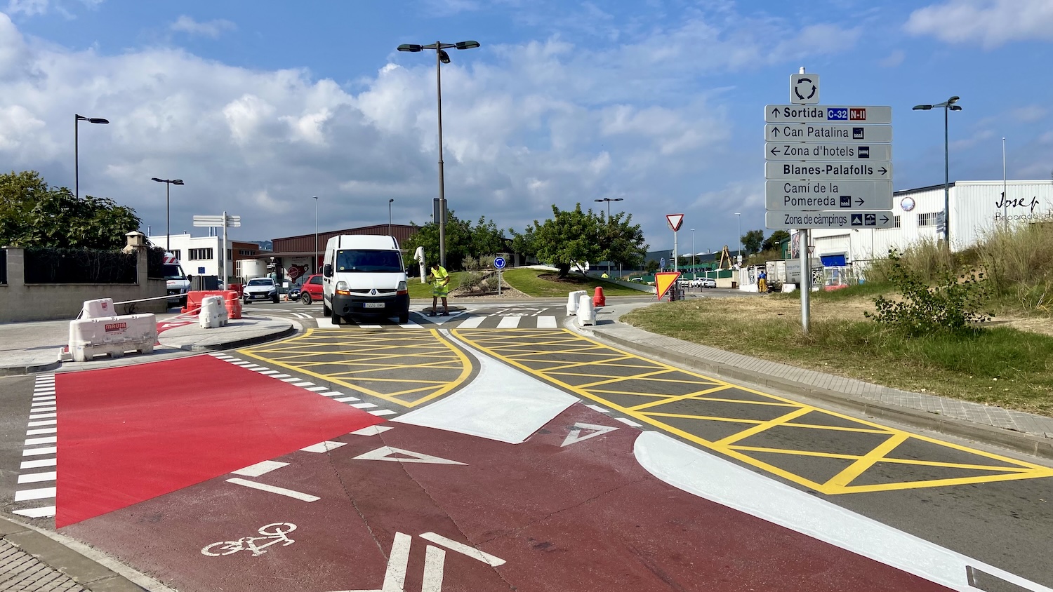 Obres per connectar el carril bici de l'avinguda Costa Brava amb Can Patalina 