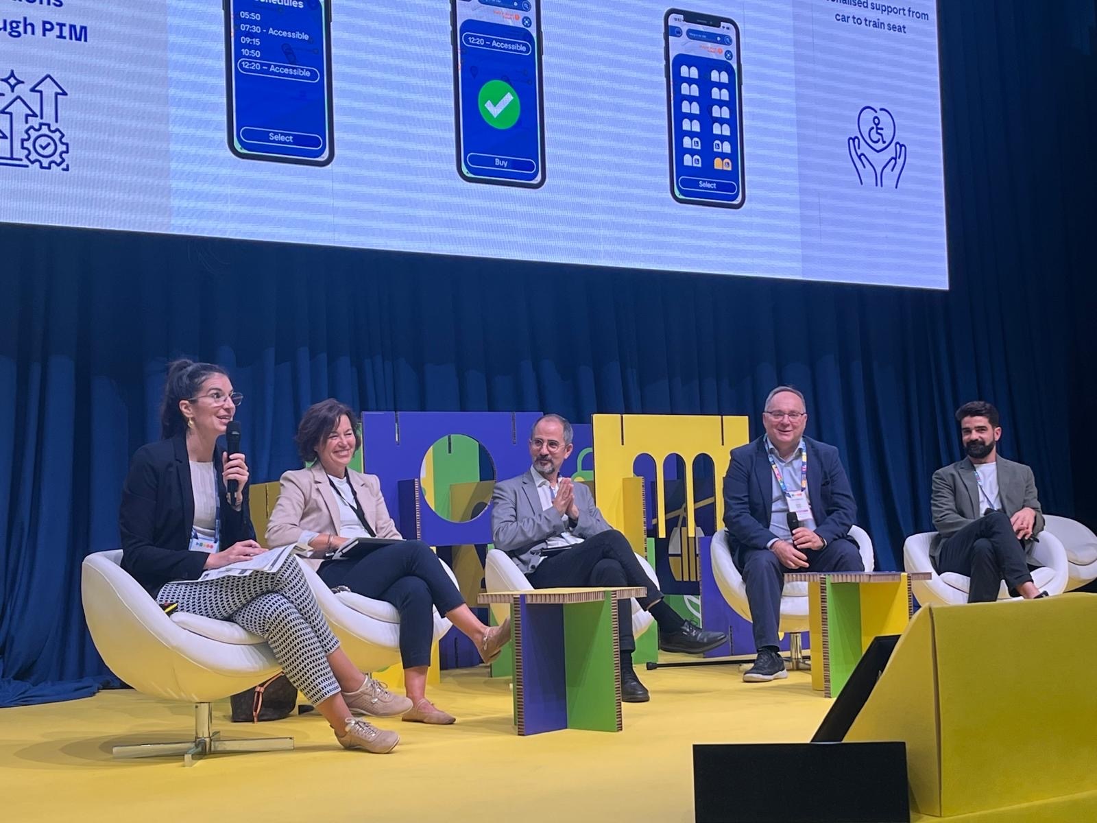 1.500 ocupacions en 7 mesos de les 3 places de pàrquing intel·ligent per a mobilitat reduïda de l'estació