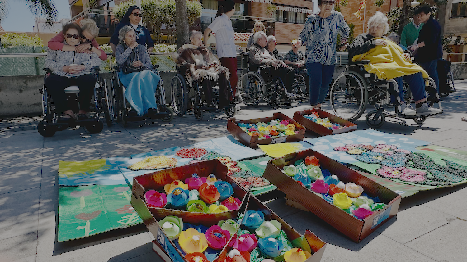 Envelliment actiu celebra un 'Temps de flors' que fomenta la relació entre persones grans i mainada